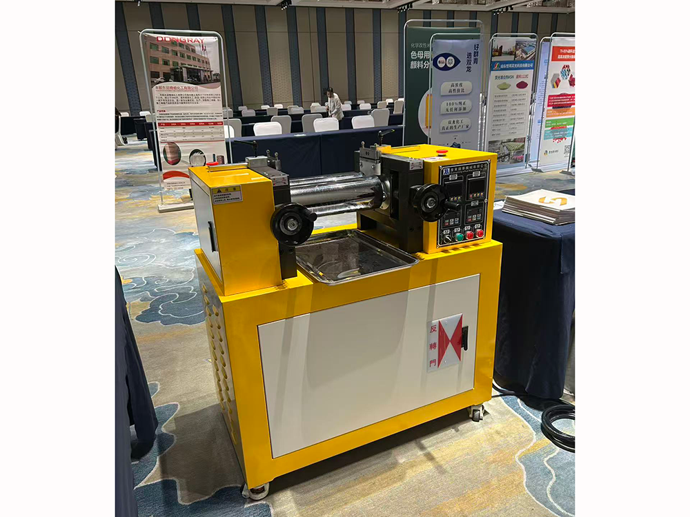 广东锡华双辊开炼机亮相全国色母粒联会解行业测试痛点并促成合作