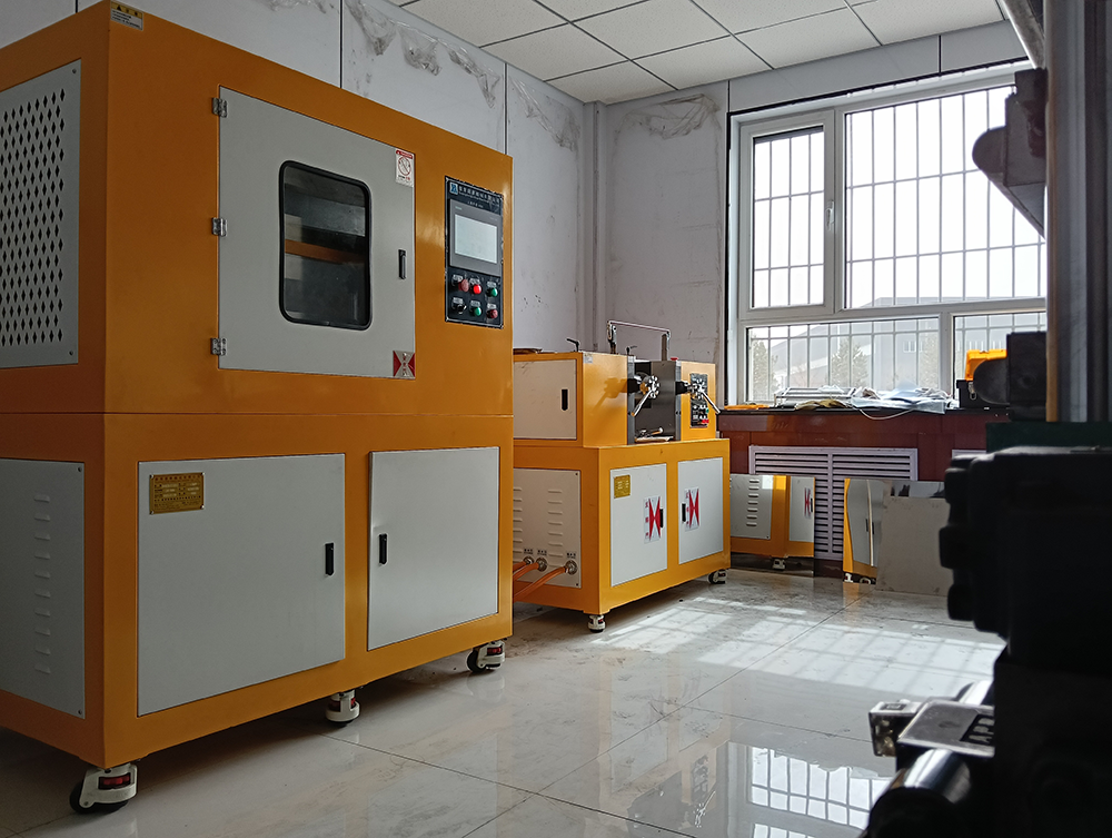 平板硫化机与开炼机构建一体化生产链的工程案例