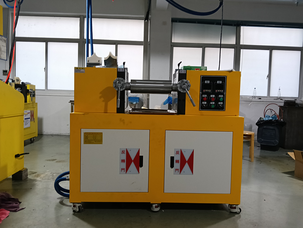 开炼机破解橡塑混炼不均与换产难题的工程案例